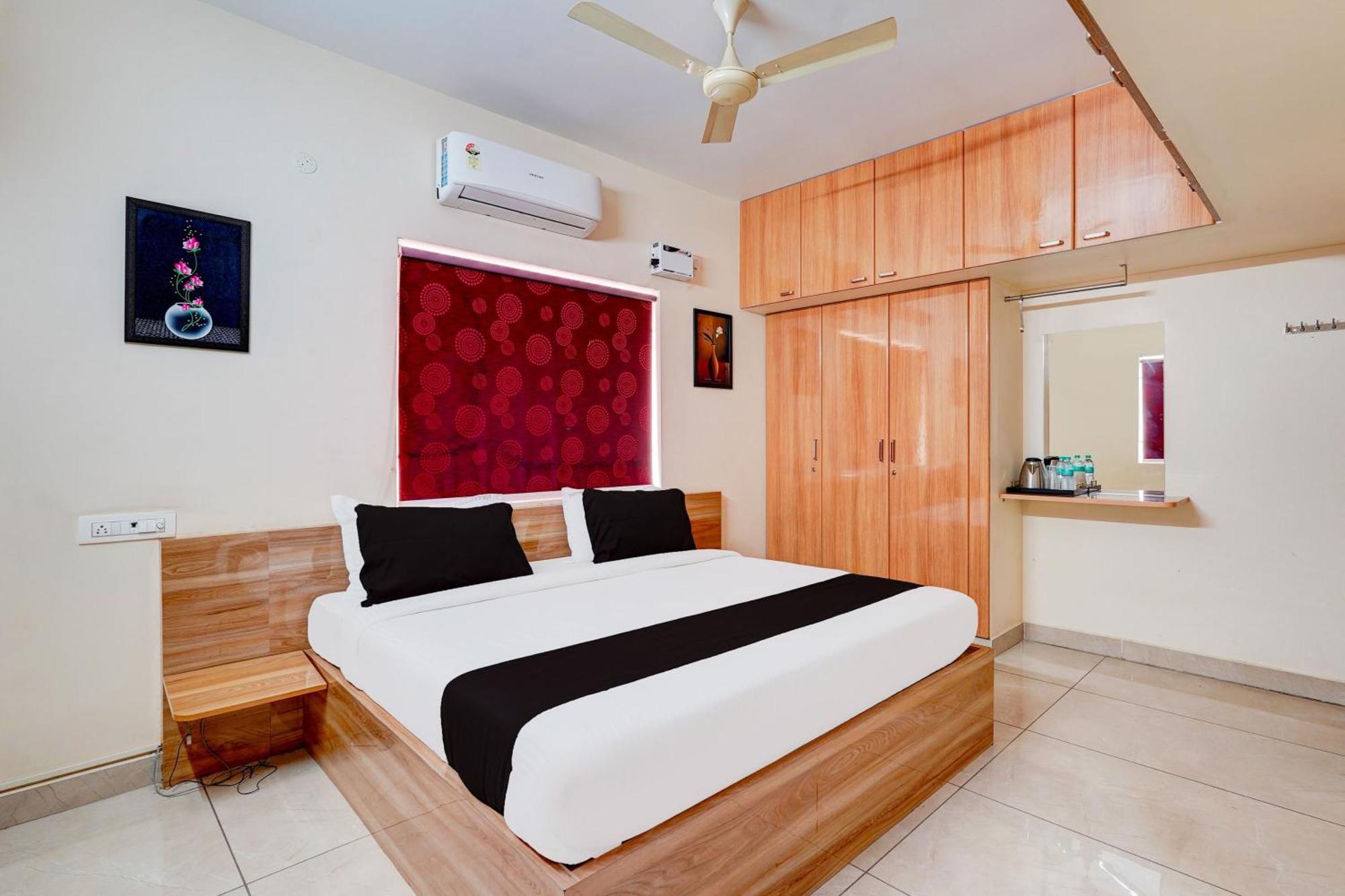 Collection O Dhana Homes Hotel