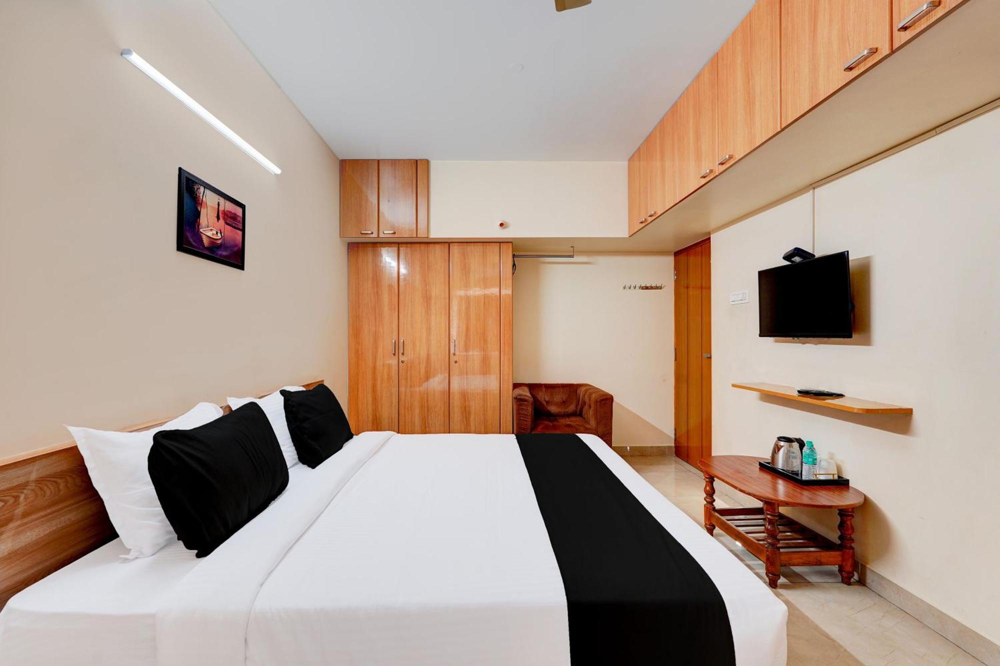 Collection O Dhana Homes Hotel Chennai