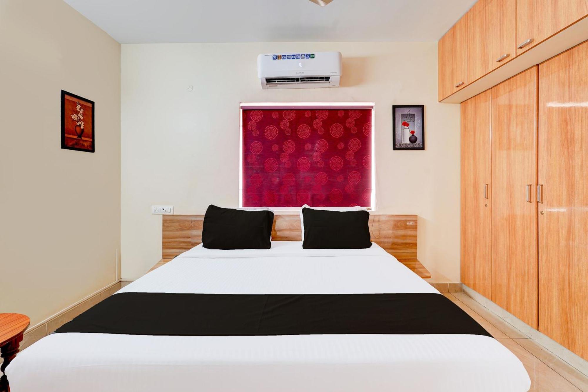 Hotel Collection O Dhana Homes 3*