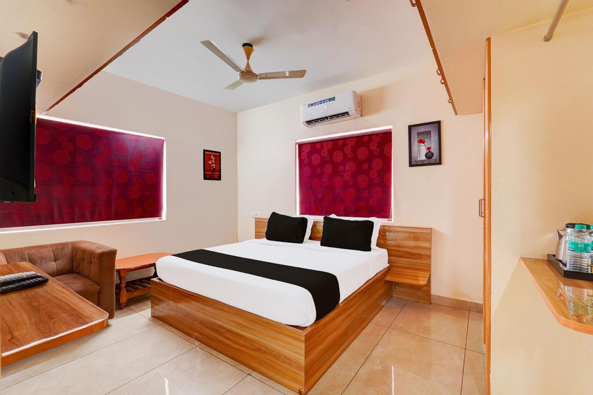 Hotel Collection O Dhana Homes 3*